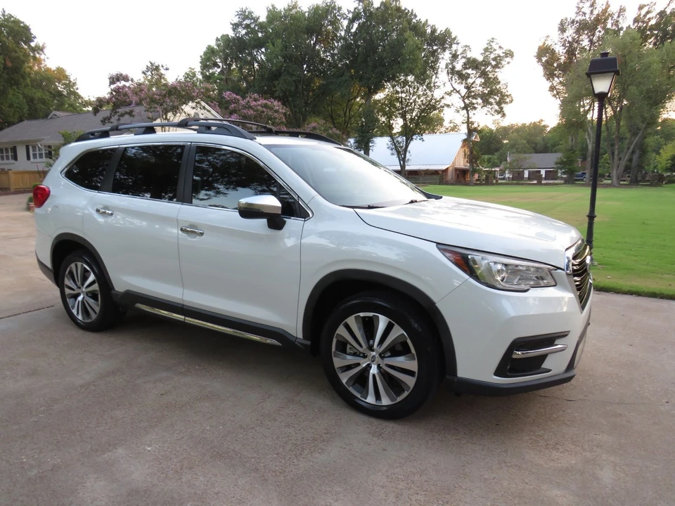 2019 Subaru - Image 2 of 12