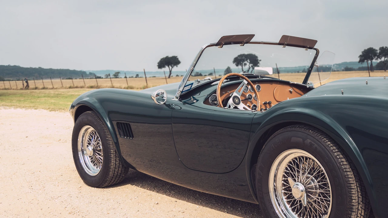 2019 Superformance - Image 16 of 31