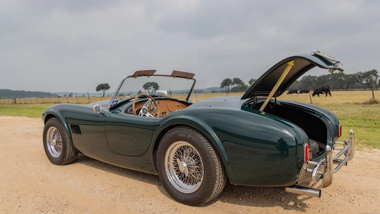 2019 Superformance - Image 17 of 31