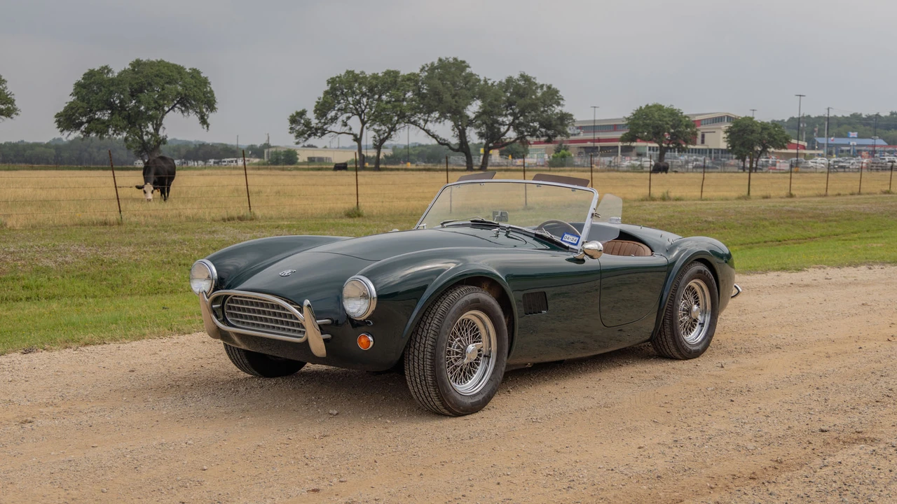 2019 Superformance - Image 2 of 31
