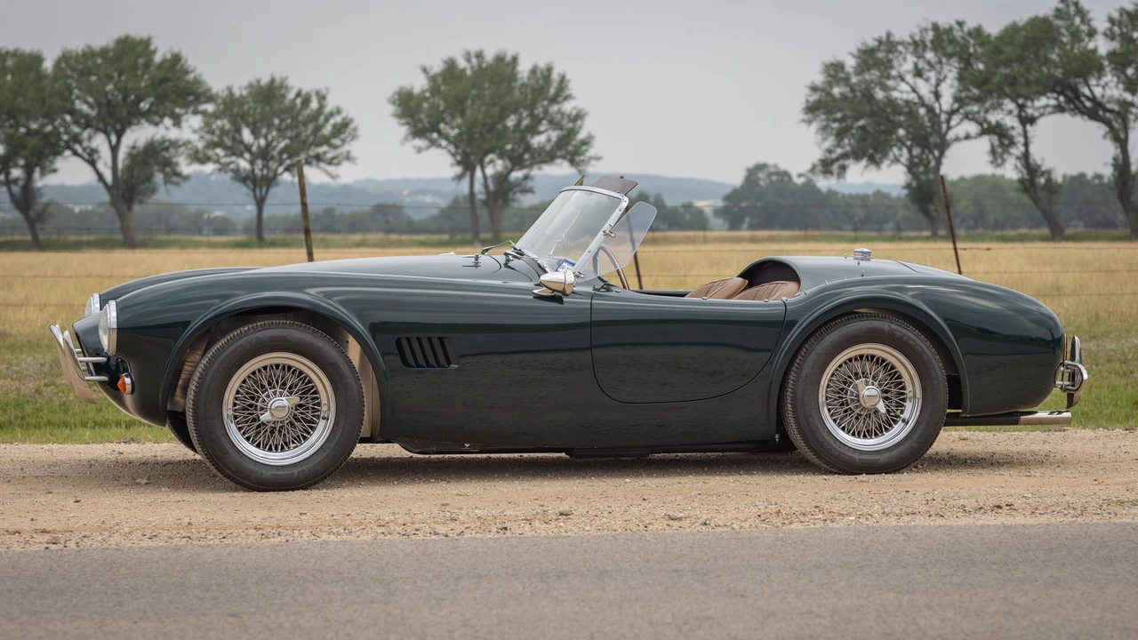 2019 Superformance - Image 3 of 31
