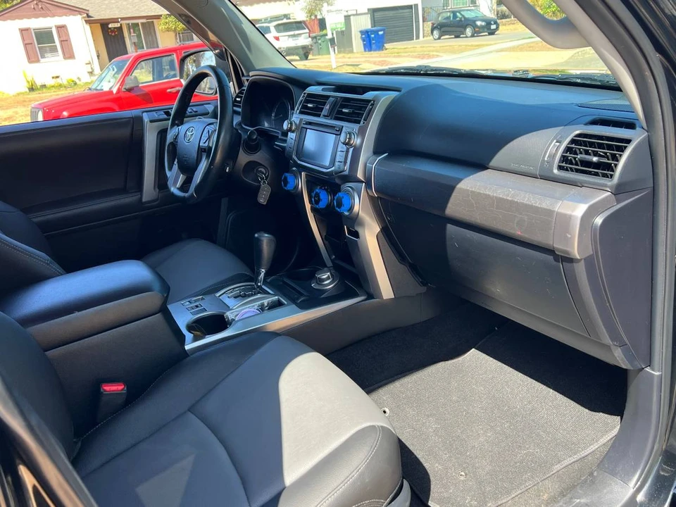 2019 Toyota 4Runner 5th Gen - Image 9 of 19