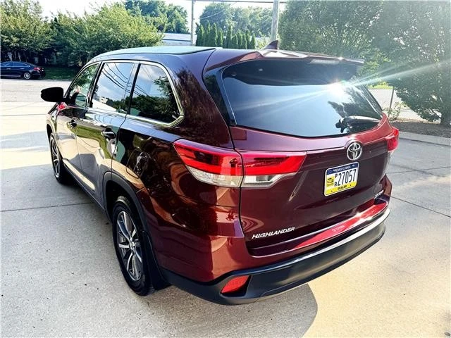 2019 Toyota Highlander - Image 5 of 21