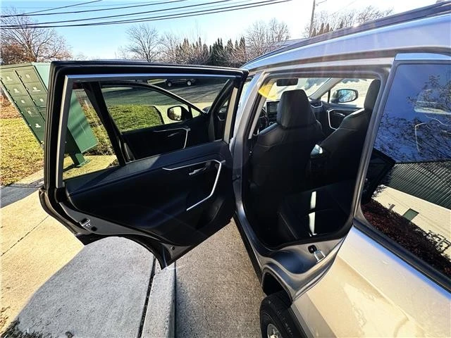 2019 Toyota RAV4 5th Gen - Image 13 of 21