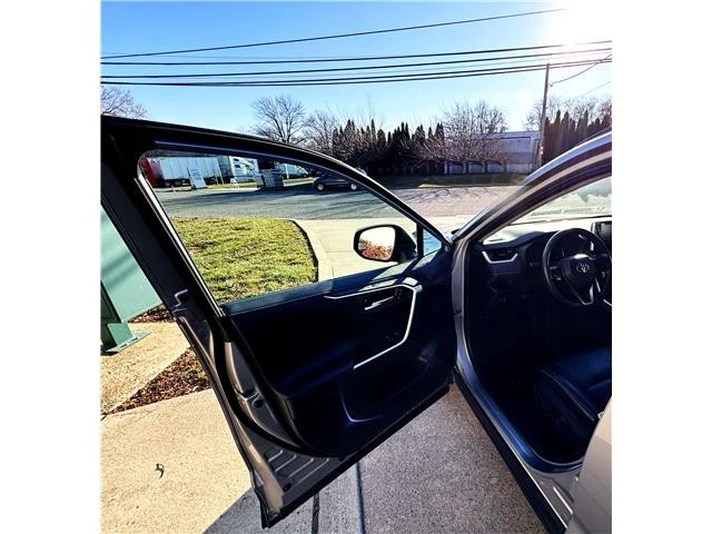 2019 Toyota RAV4 5th Gen - Image 12 of 21