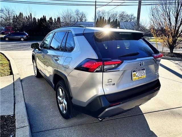 2019 Toyota RAV4 5th Gen - Image 5 of 21