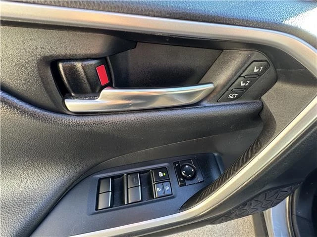 2019 Toyota RAV4 5th Gen - Image 19 of 21