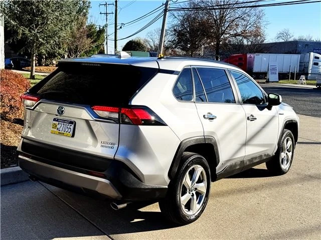 2019 Toyota RAV4 5th Gen - Image 3 of 21