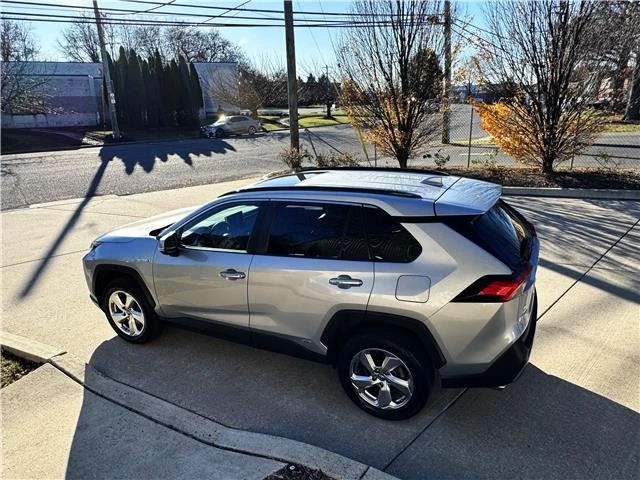2019 Toyota RAV4 5th Gen - Image 6 of 21