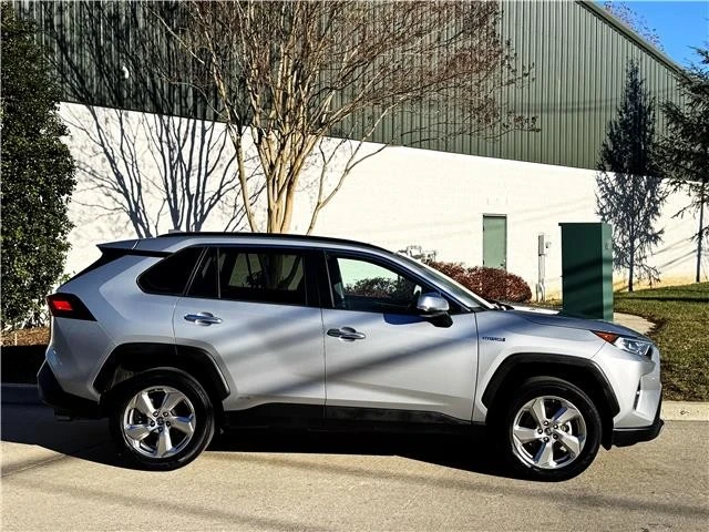 2019 Toyota RAV4 5th Gen - Image 2 of 21