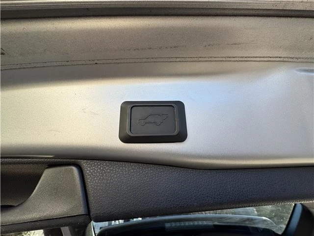 2019 Toyota RAV4 5th Gen - Image 18 of 21