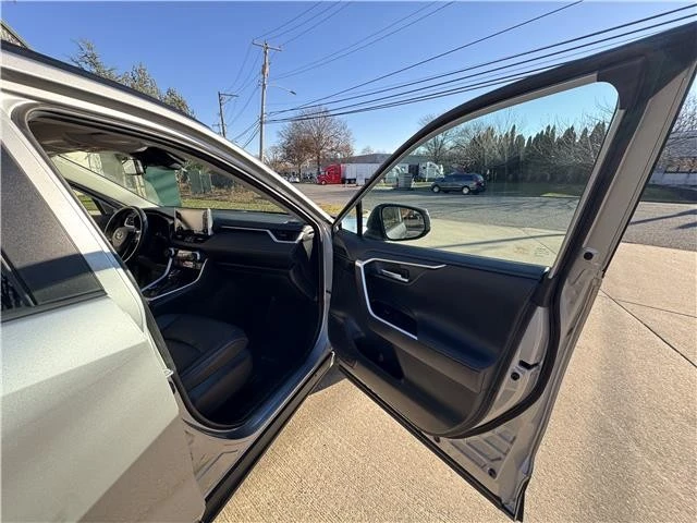 2019 Toyota RAV4 5th Gen - Image 15 of 21