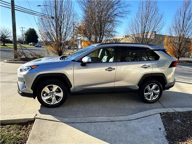 2019 Toyota RAV4 5th Gen - Image 7 of 21