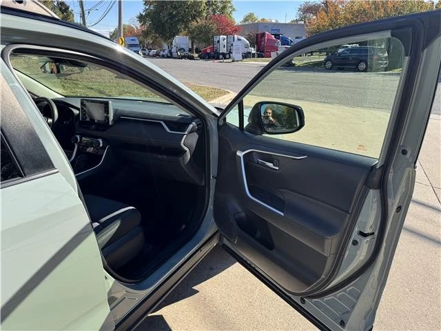 2019 Toyota RAV4 5th Gen - Image 11 of 21