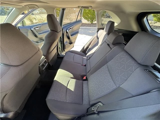 2019 Toyota RAV4 5th Gen - Image 19 of 21