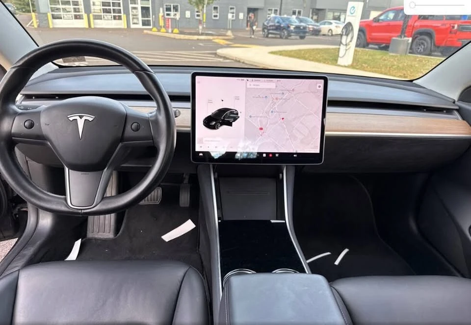 2019 Tesla Model 3 - Image 9 of 10