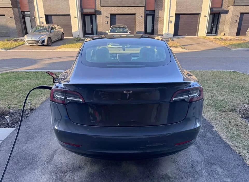 2019 Tesla Model 3 - Image 2 of 3