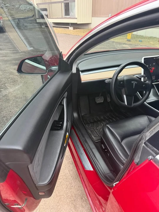 2019 Tesla Model 3 - Image 2 of 5
