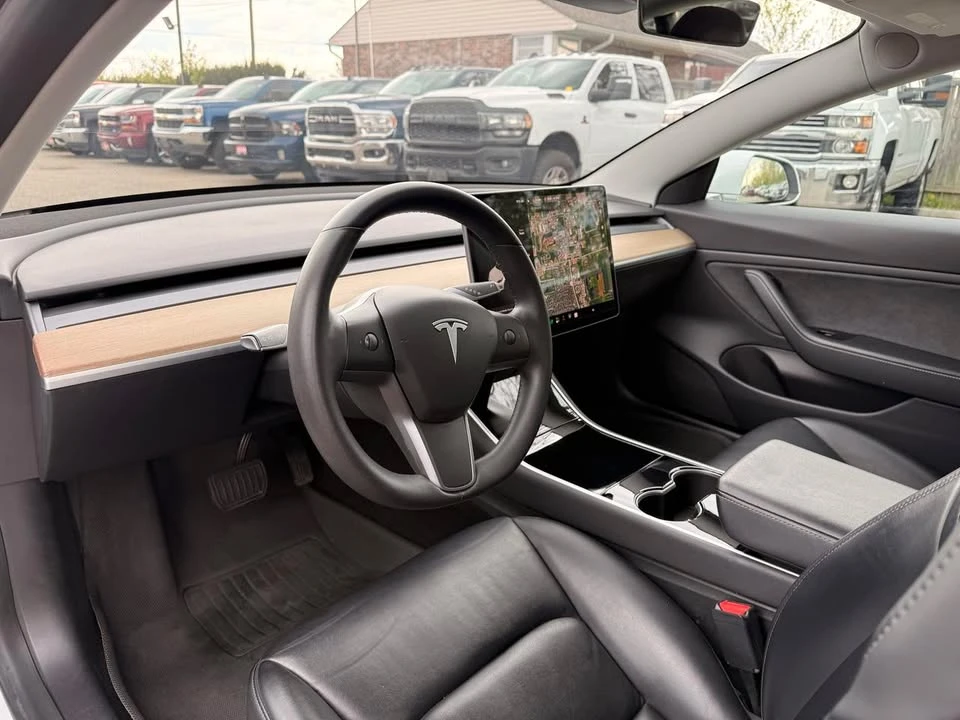 2019 Tesla Model 3 - Image 14 of 17