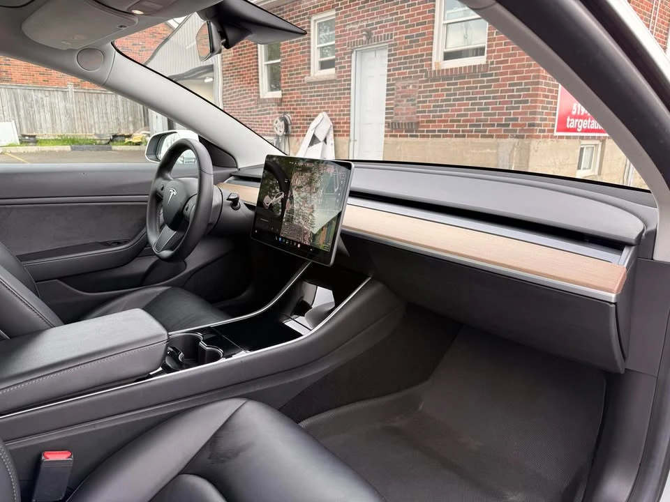 2019 Tesla Model 3 - Image 9 of 17