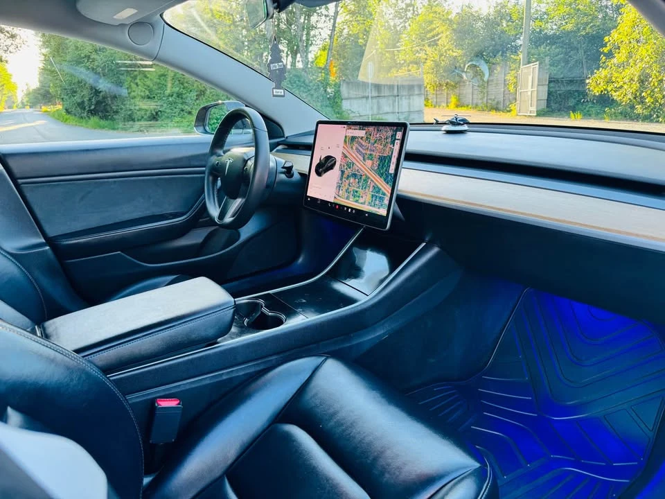 2019 Tesla Model 3 - Image 8 of 12