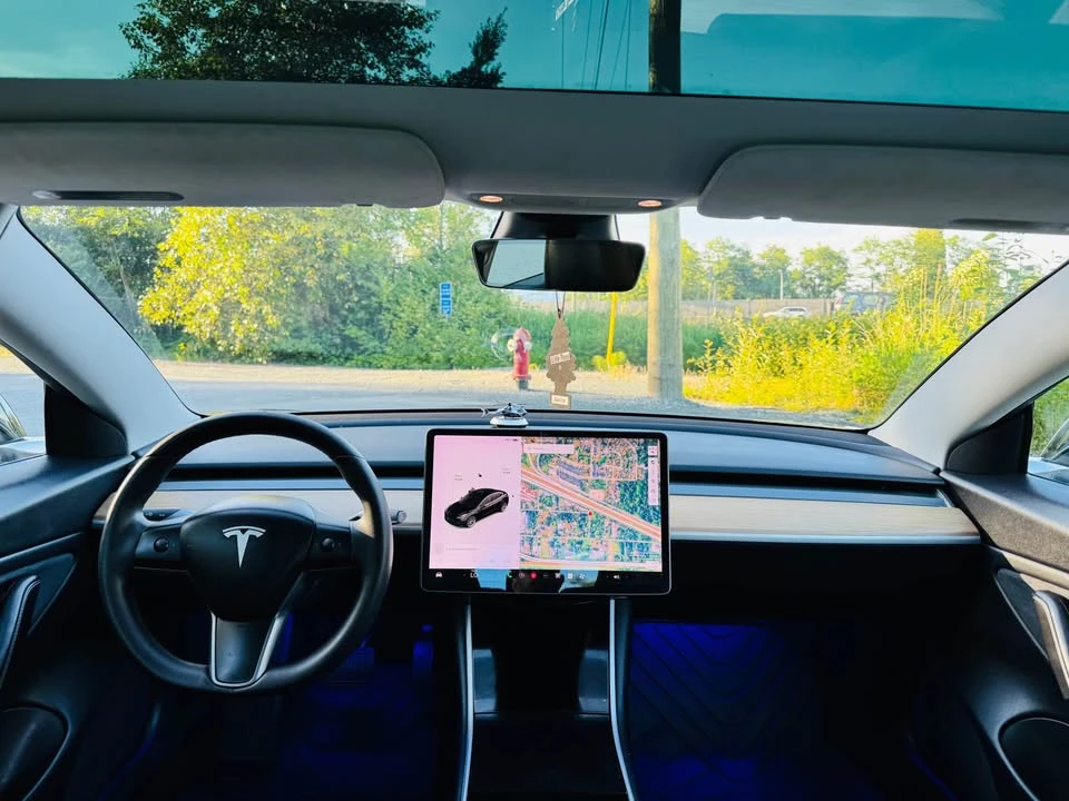 2019 Tesla Model 3 - Image 10 of 12