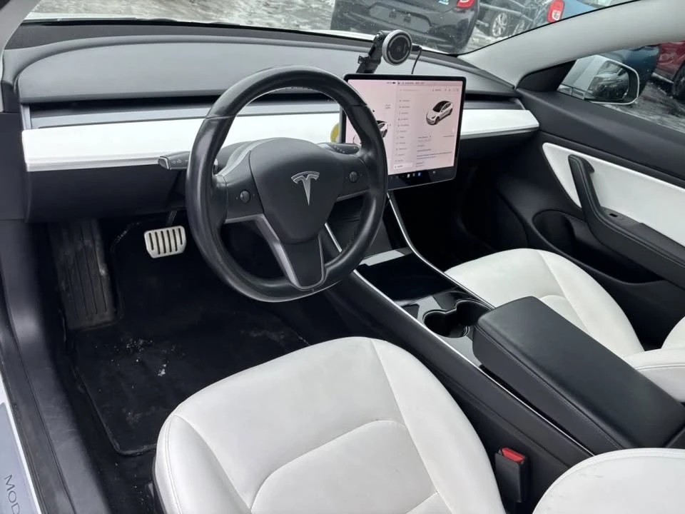 2019 Tesla Model 3 - Image 10 of 11