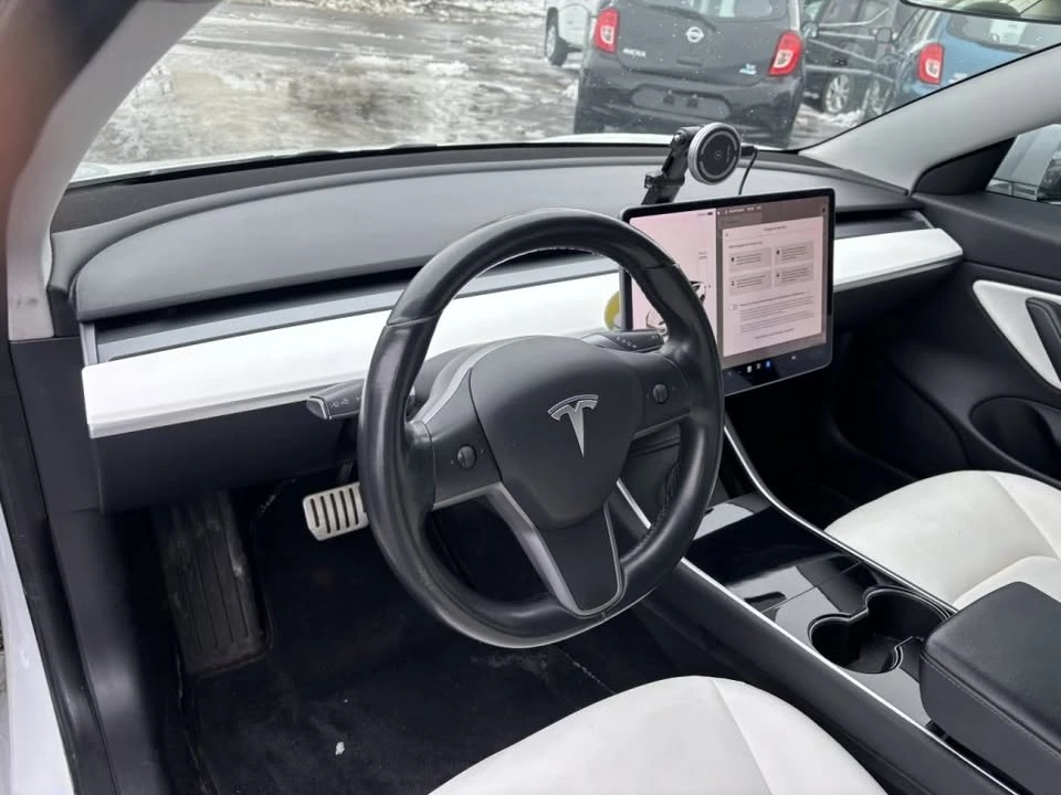 2019 Tesla Model 3 - Image 9 of 11