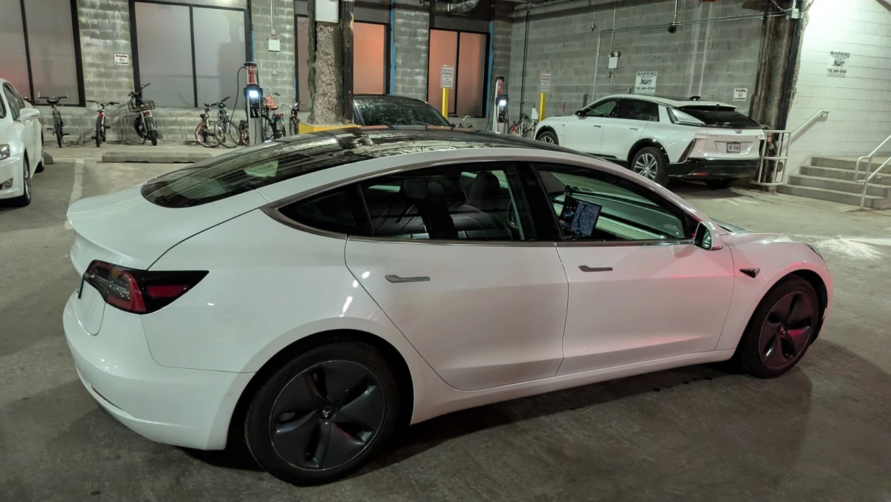 2019 Tesla Model 3 - Image 18 of 20