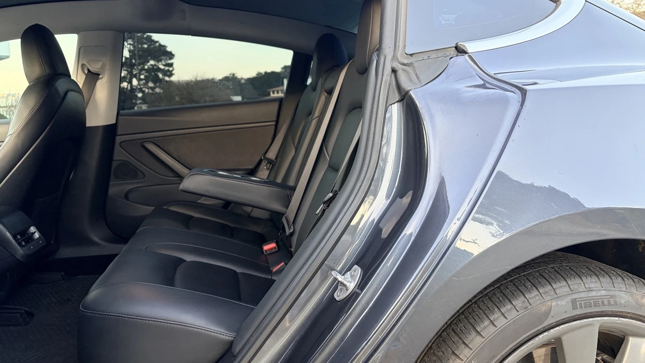 2019 Tesla Model 3 - Image 5 of 6
