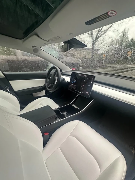 2019 Tesla Model 3 - Image 3 of 5