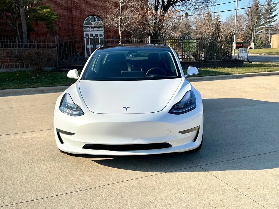 2019 Tesla Model 3 - Image 3 of 12