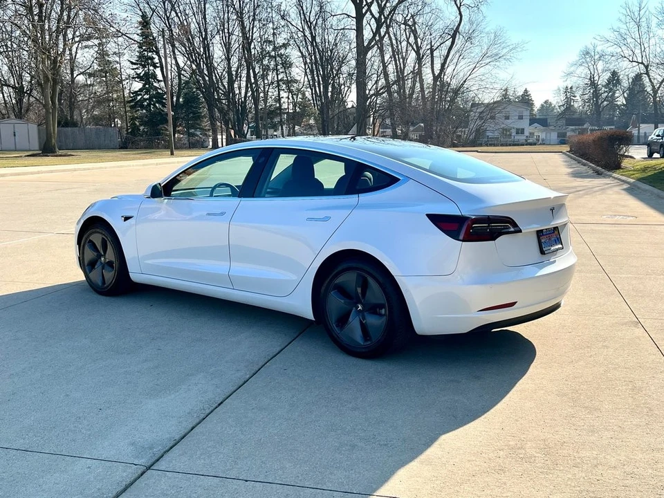 2019 Tesla Model S - Image 11 of 21