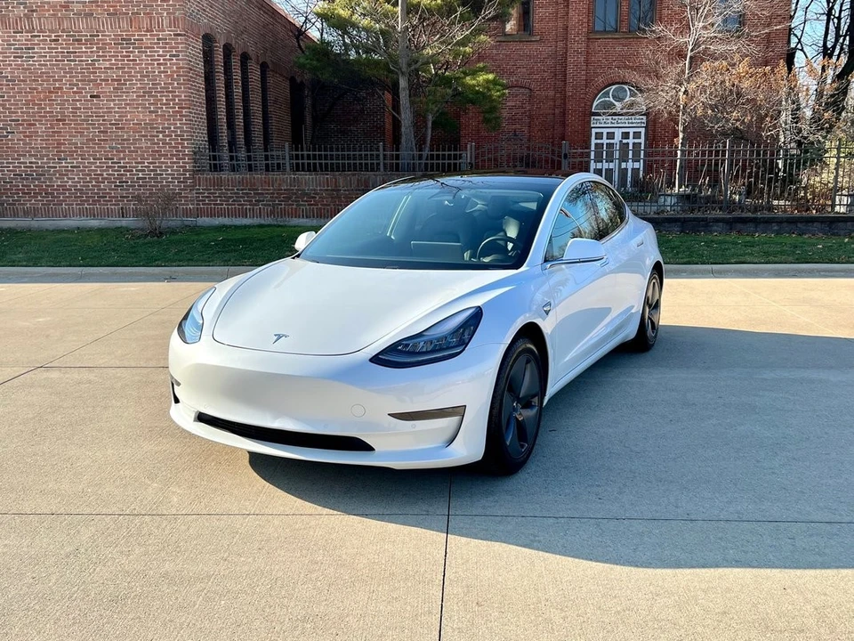 2019 Tesla Model S - Image 2 of 21