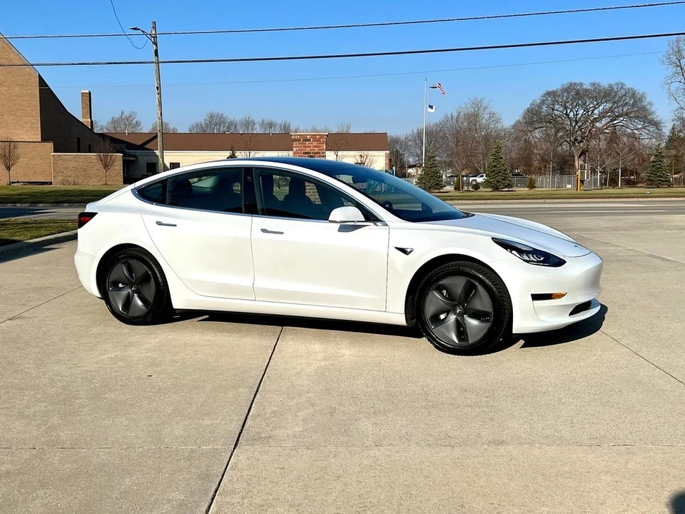 2019 Tesla Model 3 - Image 6 of 12