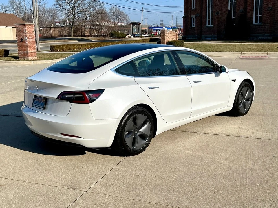 2019 Tesla Model S - Image 8 of 21