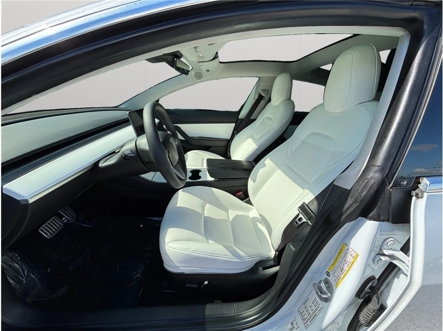 2019 Tesla Model 3 - Image 2 of 21