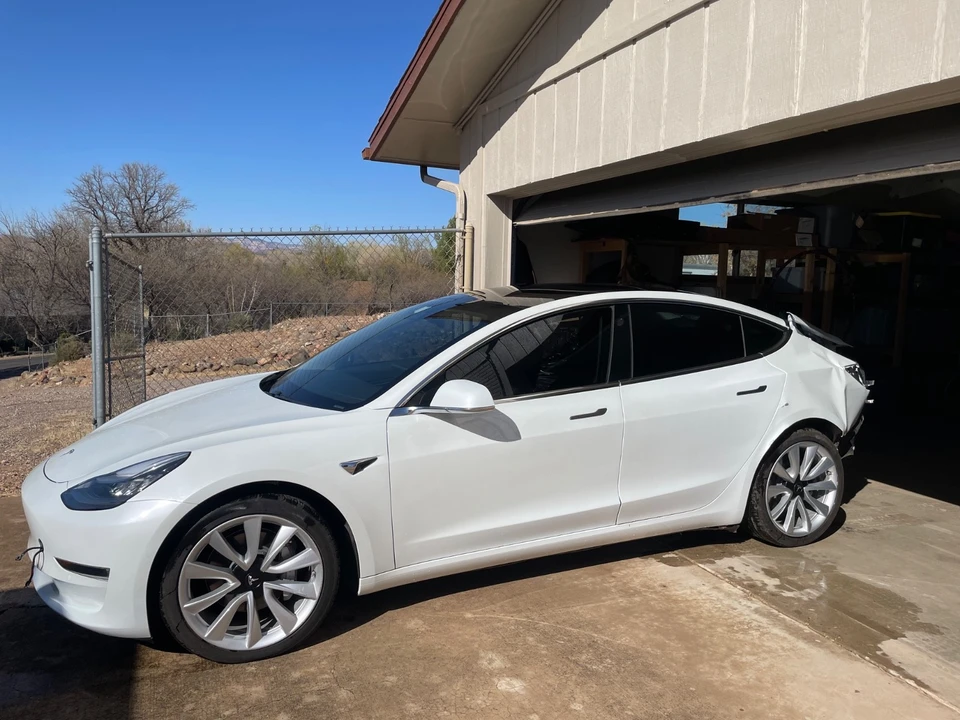 2019 Tesla Model 3 - Image 2 of 21