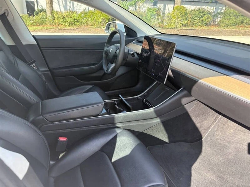 2019 Tesla Model 3 - Image 12 of 17