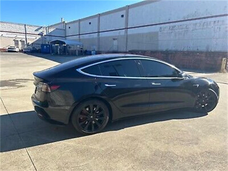 2019 Tesla Model 3 - Image 8 of 25