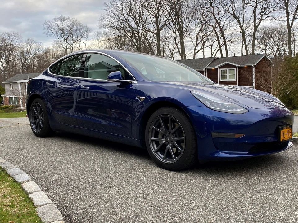 2019 Tesla Model 3 - Image 2 of 4