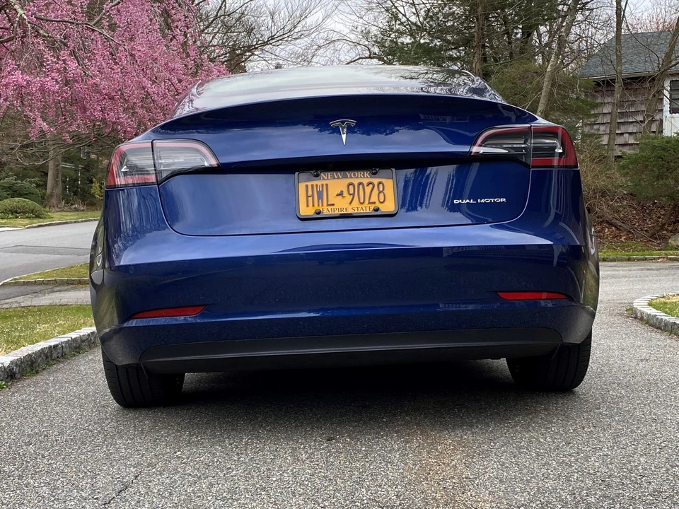 2019 Tesla Model 3 - Image 3 of 4