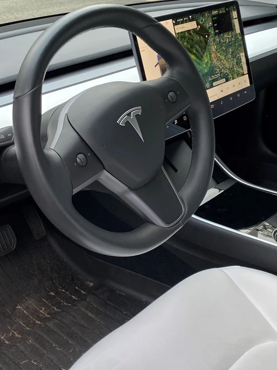 2019 Tesla Model 3 - Image 4 of 4