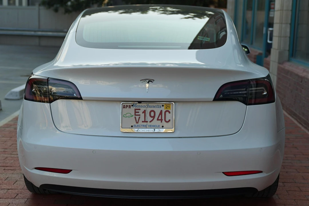 2019 Tesla Model 3 - Image 5 of 31