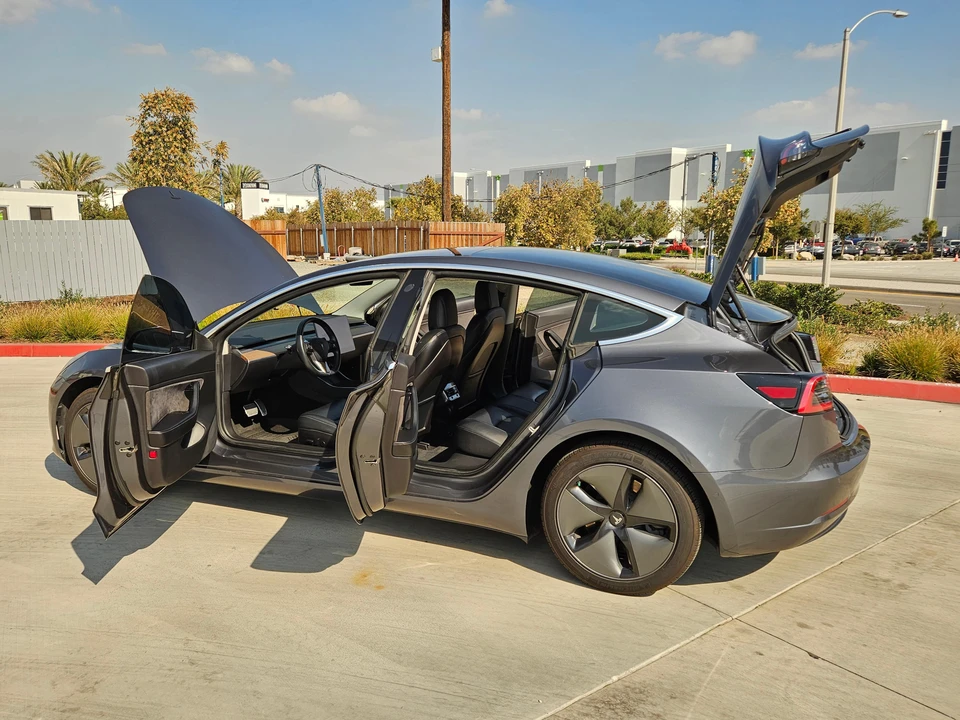 2019 Tesla Model 3 - Image 25 of 31