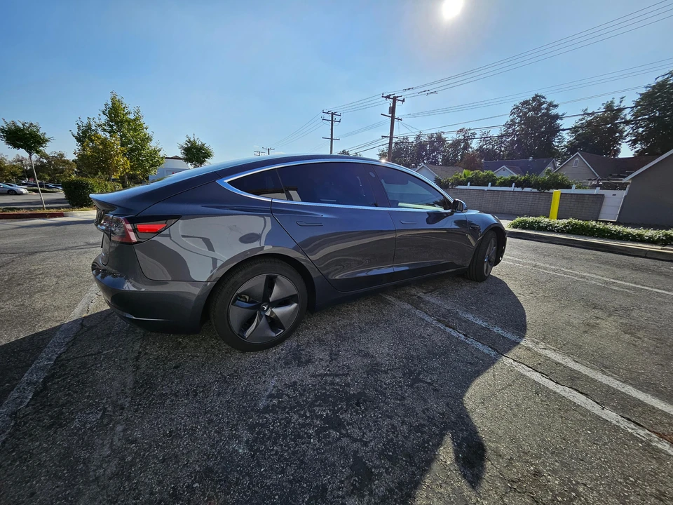 2019 Tesla Model 3 - Image 18 of 31