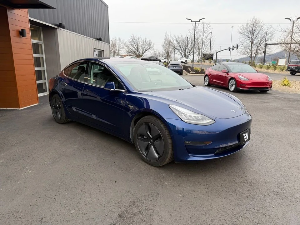2019 Tesla Model 3 - Image 3 of 16