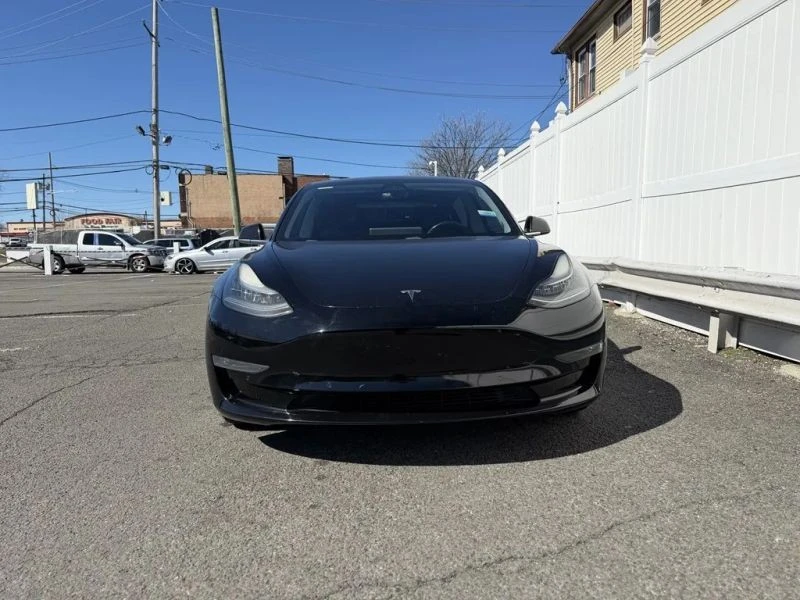 2019 Tesla Model 3 - Image 2 of 12