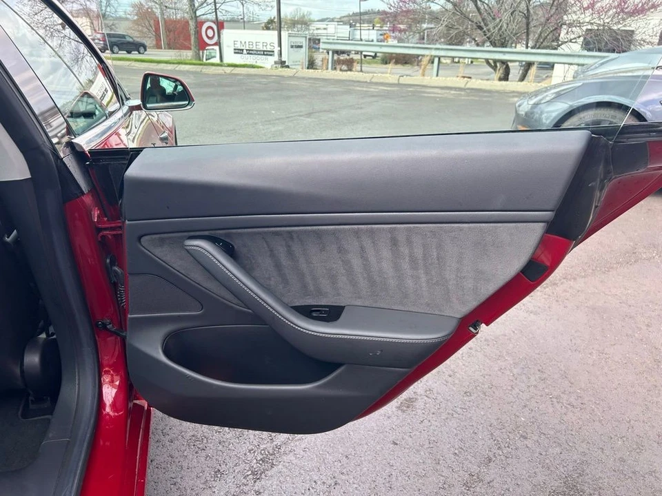 2019 Tesla Model 3 - Image 8 of 17