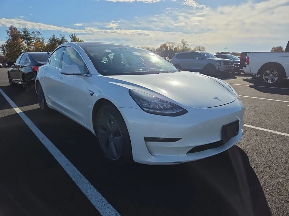2019 Tesla Model 3 - Image 2 of 7